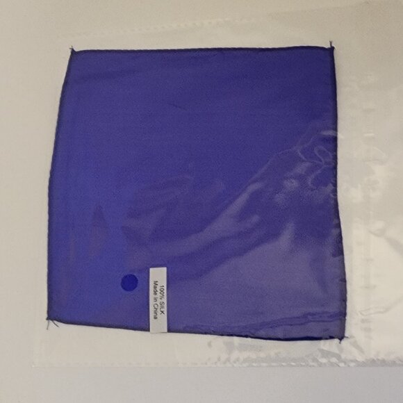 Silk 6 inch (various colors available) Magic by Gosh - Trick - Picture 3 of 10